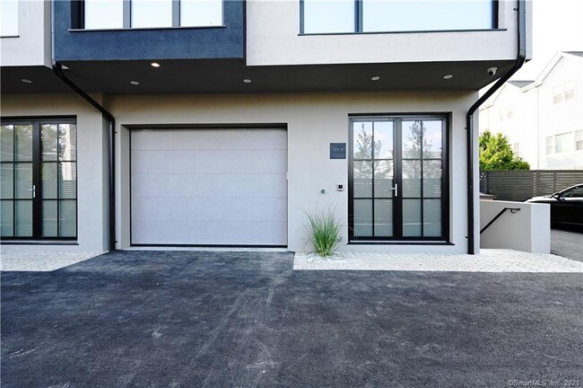 Building Photo - 998 Cove Rd