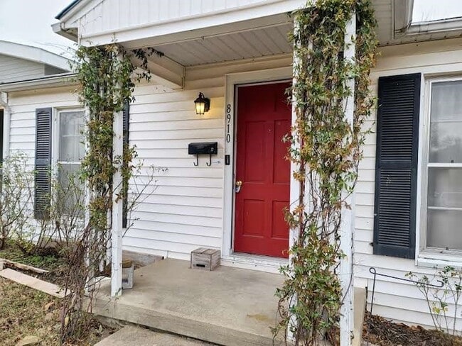 Building Photo - 8910 Santa Clara Dr