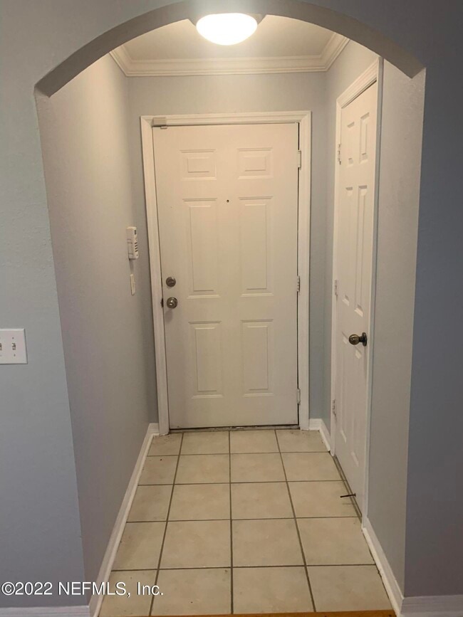 Building Photo - 7800 Point Meadows Dr