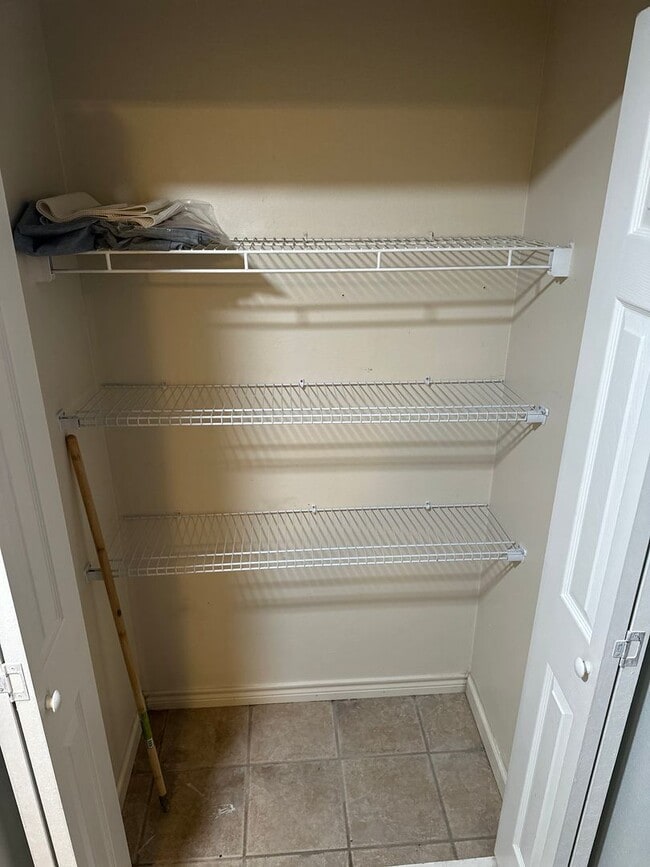 Building Photo - 2-Bedroom, 2-Bathroom End Unit Condo with ...