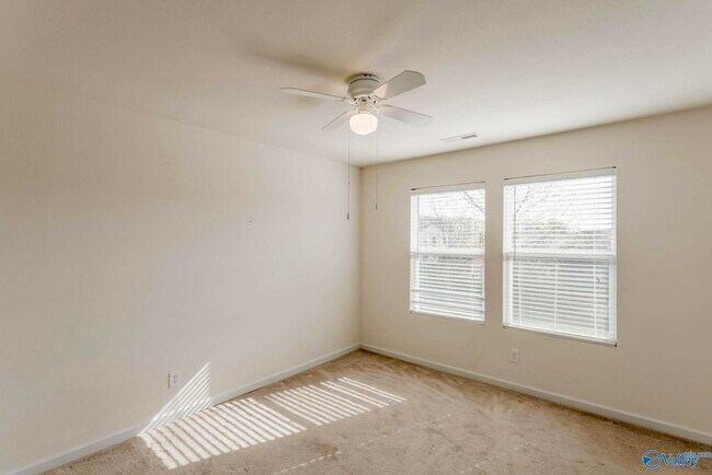Building Photo - 105 Bayside Ln