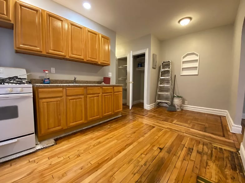 Building Photo - 90 E 52nd St