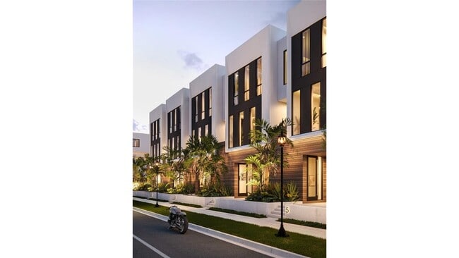 Building Photo - 410 N Orange Ave