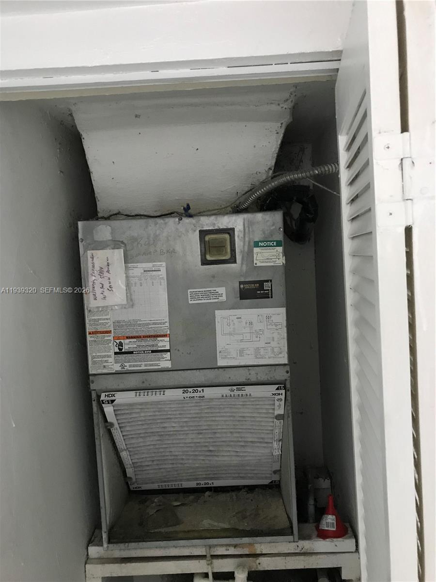 Building Photo - 10353 N Kendall Dr