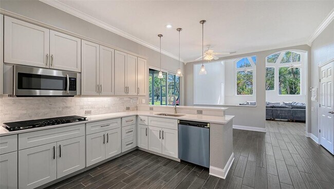 Building Photo - 6911 Riversedge St Cir