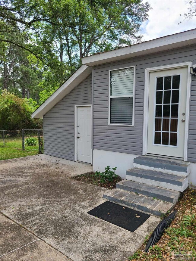 Building Photo - 6970 Klondike Rd