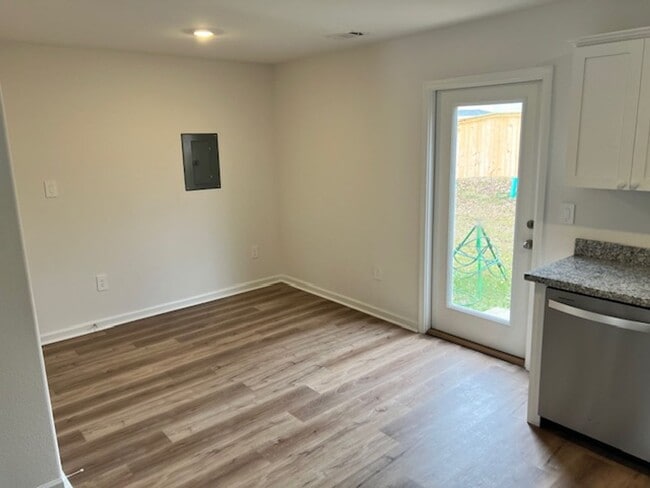 Building Photo - 964 Waterford Ln