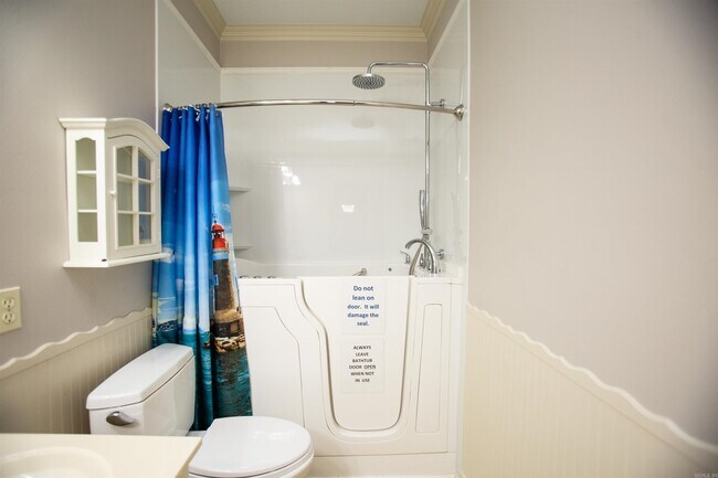 Building Photo - 2601 Sweetgrass Dr