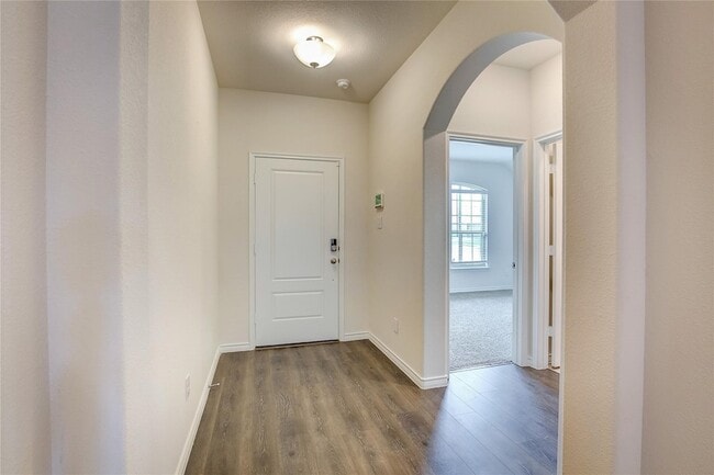 Building Photo - 203 Gatecrest Dr