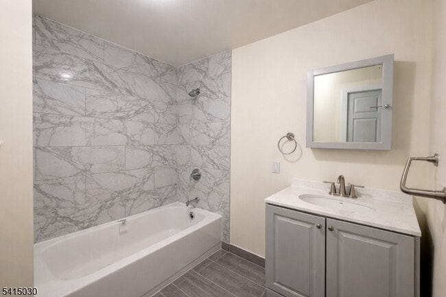 Building Photo - 64 N 13th St