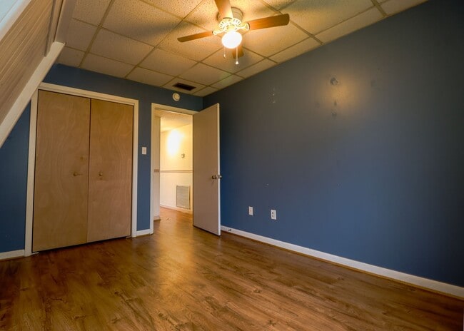 Building Photo - 2 Bed/1 Bath House