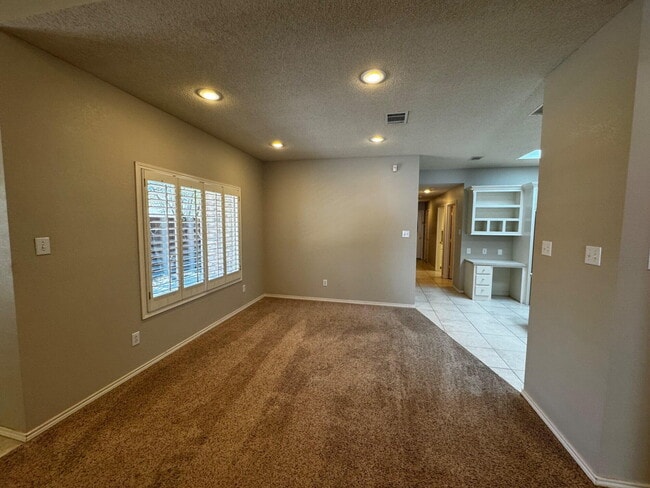 Building Photo - 10320 Knoxville Pl