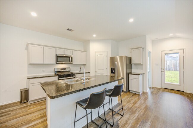 Building Photo - 5618 Redstone Gardens Dr