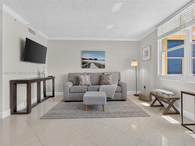 Building Photo - 2501 S Ocean Dr