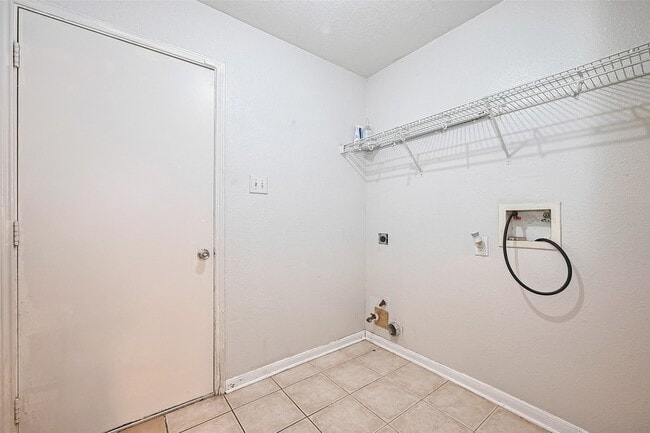 Building Photo - 12927 Pale Ivy Ln