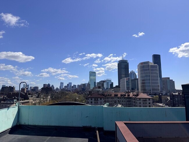 Building Photo - 464 Commonwealth Ave