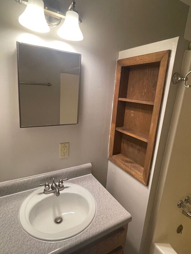 Building Photo - Available 7/25! If you are looking for a l...