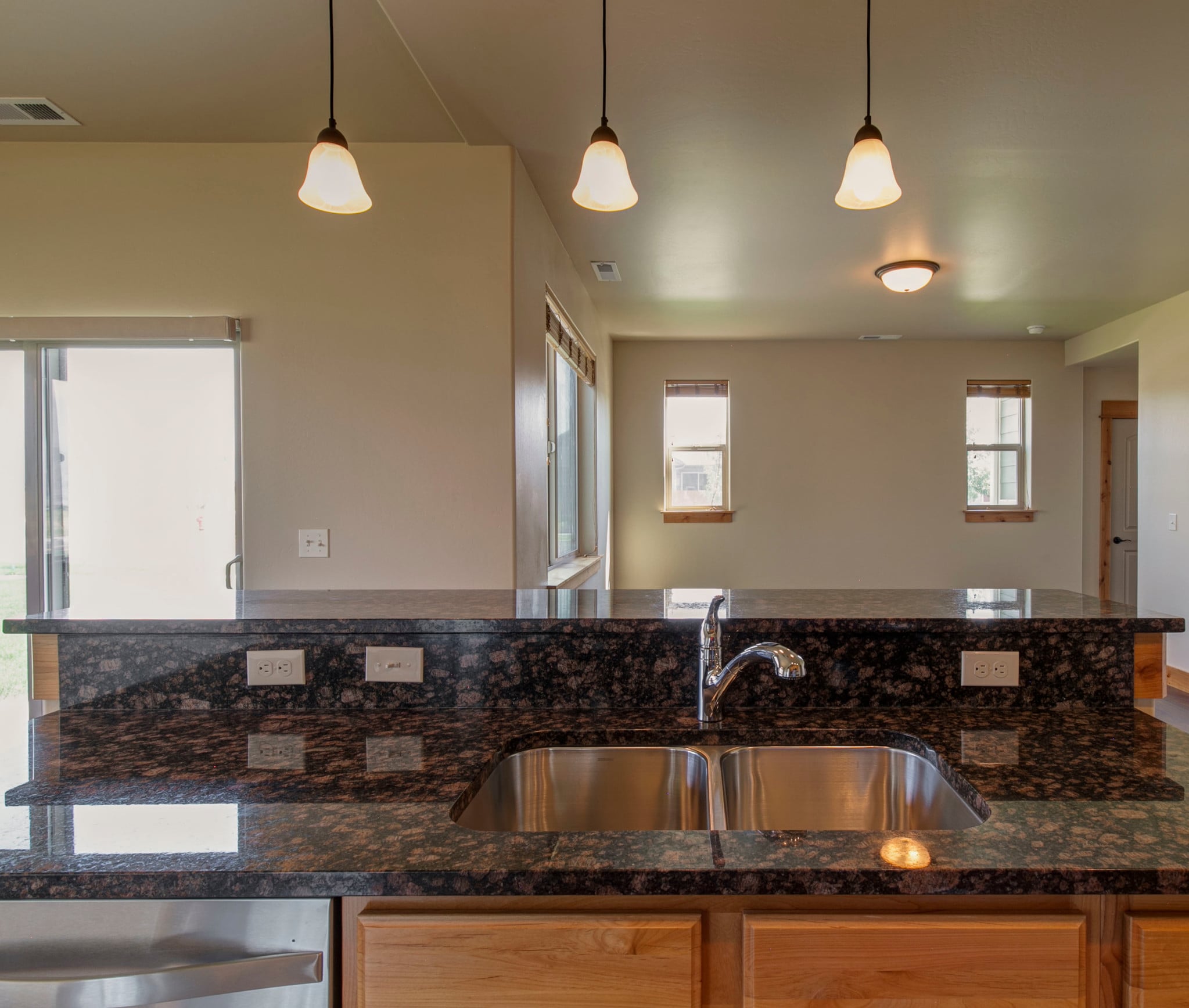 Building Photo - 4737 Sherwood Way