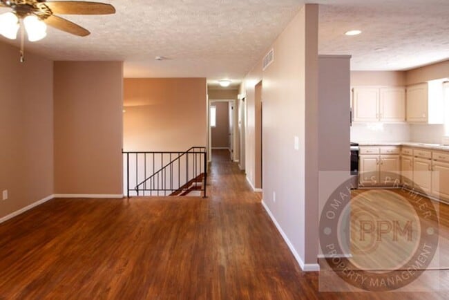 Building Photo - Charming 6 Bed 2 Bath Home Near the Offutt