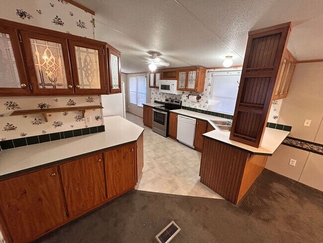 Building Photo - COZY 3 BR 2 BA located in Mount Holly  ***RENT SPECIAL : 1/2 OFF FIRST MONTH OF RENT!!!