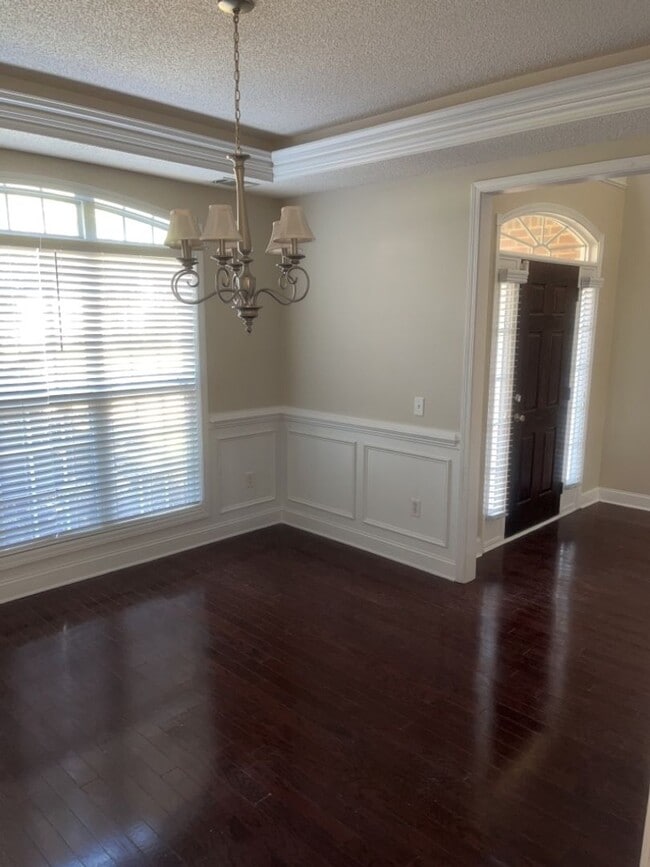 Building Photo - 186 Bristol Way