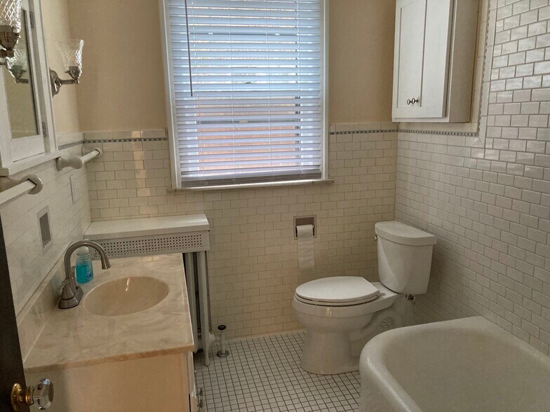 Bathroom - 4948 Aldrich Ave S