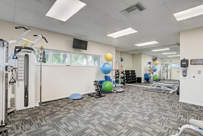 Building Photo - 4301 N Ocean Blvd