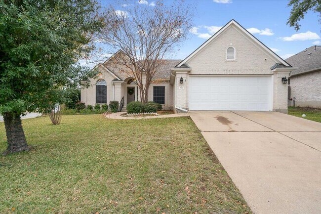 Building Photo - 920 Savanna Ln