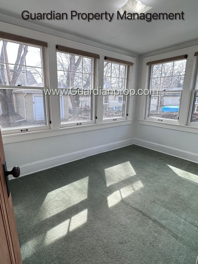 Building Photo - South Minneapolis Single Family Home, Renovated Bathrooms, Hardwood Floors, W/D