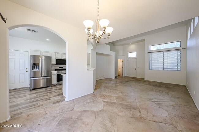 Building Photo - 4112 E Barwick Dr