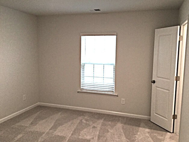 Building Photo - 1208 Seedling Dr