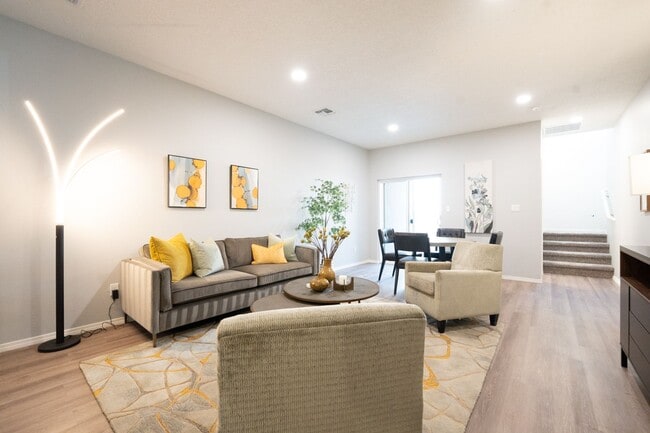 Building Photo - NEW TOWNHOME!!!!!!!