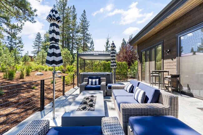 Building Photo - 10116 Corrie Ct