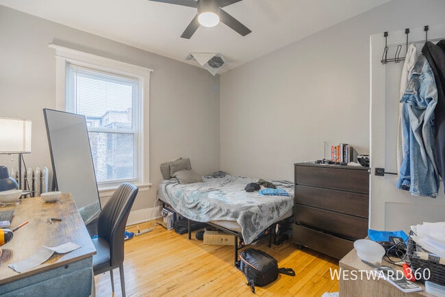 Building Photo - 1410 W Farragut Ave