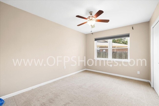 Building Photo - 1112 Coral Dr