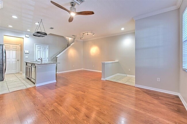 Building Photo - 7570 Tamarind Ave