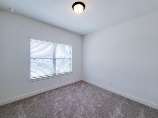 Building Photo - 7010 Winterberry Gln Ln