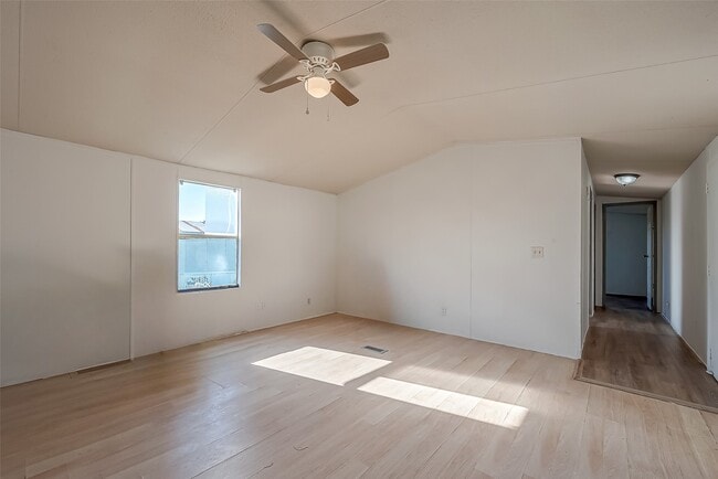 Building Photo - 13202 Hilltop Ct