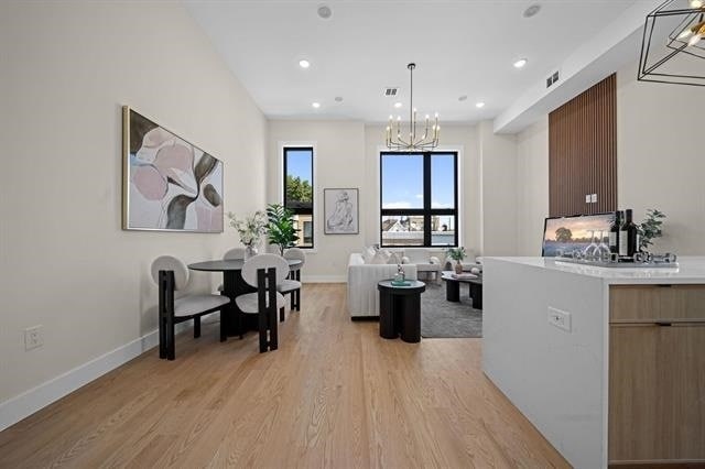 Building Photo - 27 Graham St