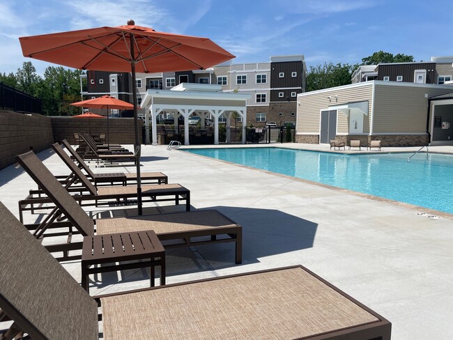 Building Photo - Tuscany con Terrazza | 1 Bed 1 Bath | 773 sf