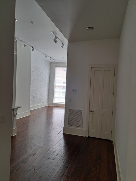 Primary Photo - 204 Decatur St