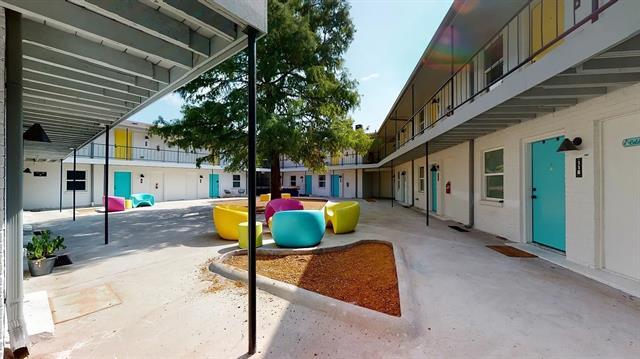 Building Photo - 321 E 8th St