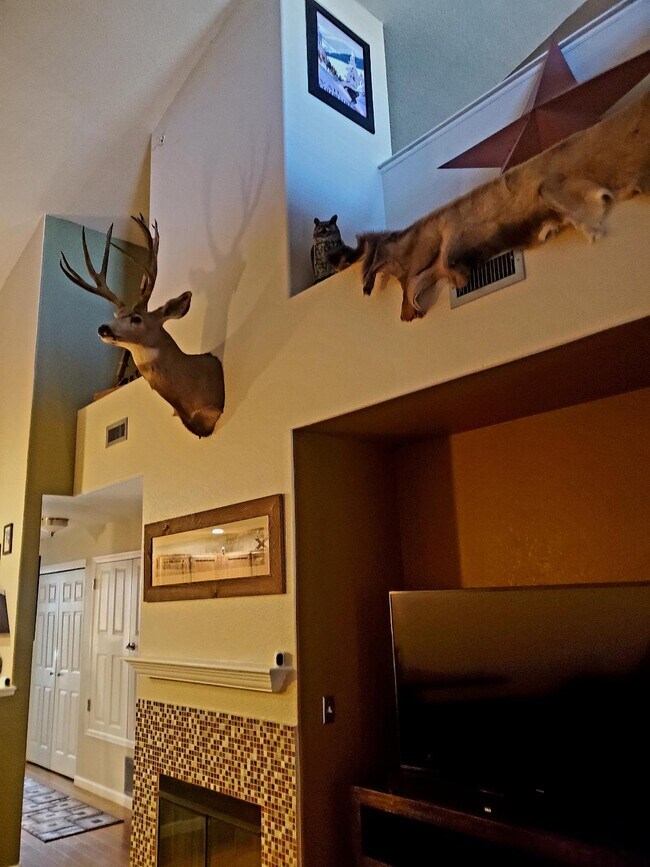 Building Photo - 5800 Tower Rd