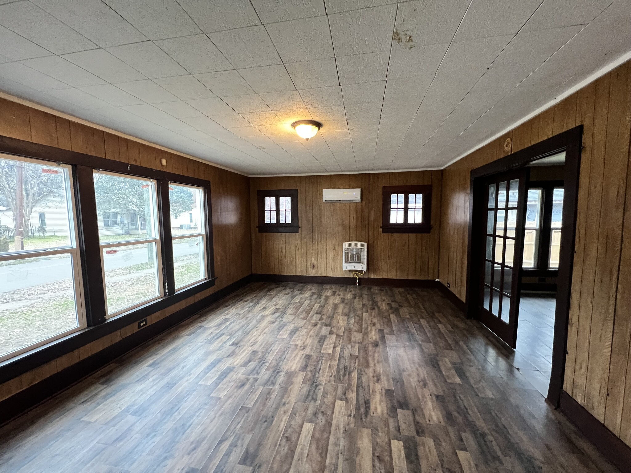 Building Photo - 809 E Sullenberger Ave