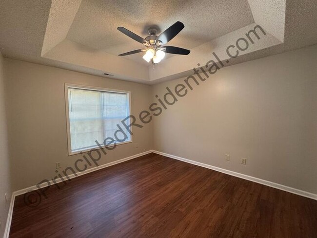 Building Photo - 3 bedroom 2 bathroom home in Charlotte!