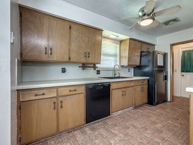 Building Photo - 6721 St Mary's Cir