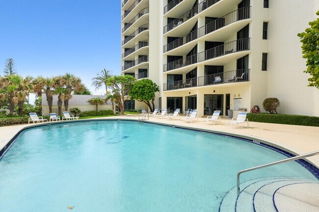 Building Photo - 5420 N Ocean Dr