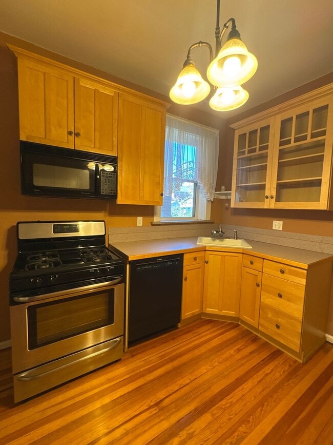 Building Photo - 4949 Nottingham Ave