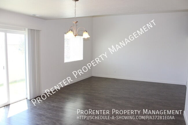 Building Photo - 1045 Stonehaven Dr