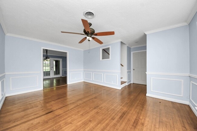 Building Photo - 2513 Leslie St